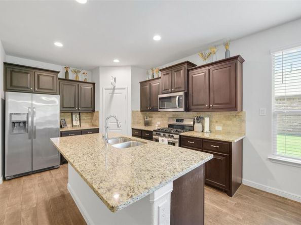 1092  Mooring Drive , Azle Texas 76020