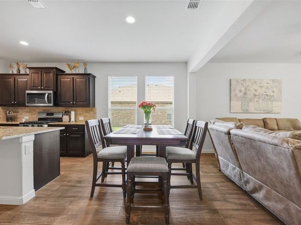 1092  Mooring Drive , Azle Texas 76020