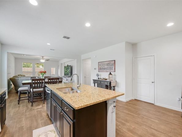 1092  Mooring Drive , Azle Texas 76020
