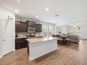 1092  Mooring Drive , Azle Texas 76020