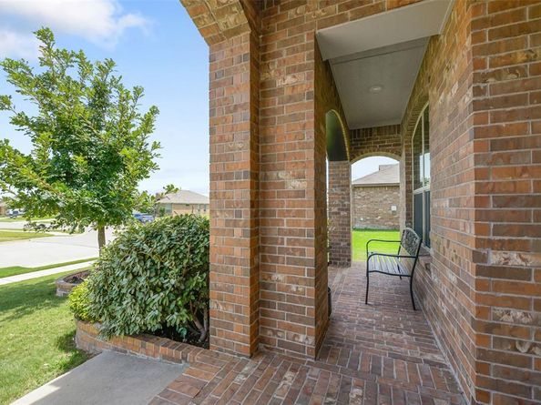 1092  Mooring Drive , Azle Texas 76020
