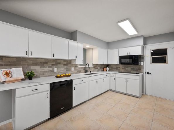 1712  Chip N Dale Drive , Arlington Texas 76012