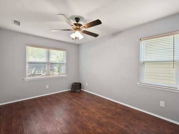1712  Chip N Dale Drive , Arlington Texas 76012