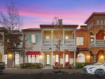 34  Piazza Lane 