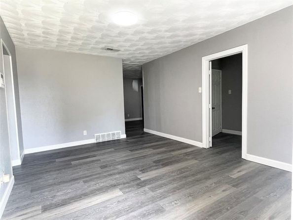 301 S Forest Crest Drive , Garland Texas 75042