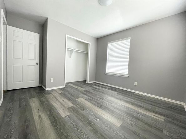 301 S Forest Crest Drive , Garland Texas 75042