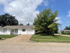 301 S Forest Crest Drive , Garland Texas 75042