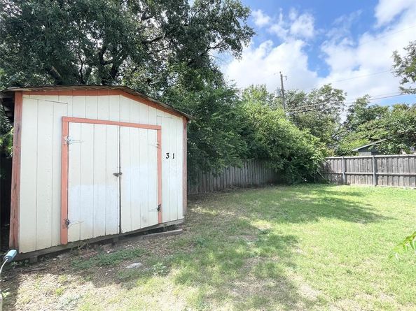 301 S Forest Crest Drive , Garland Texas 75042