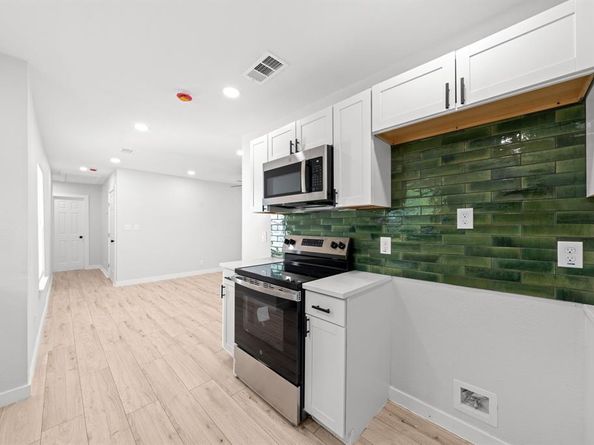 3313  Thibet Street , Dallas Texas 75211