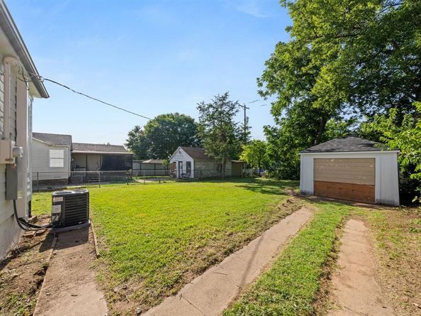 3313  Thibet Street , Dallas Texas 75211
