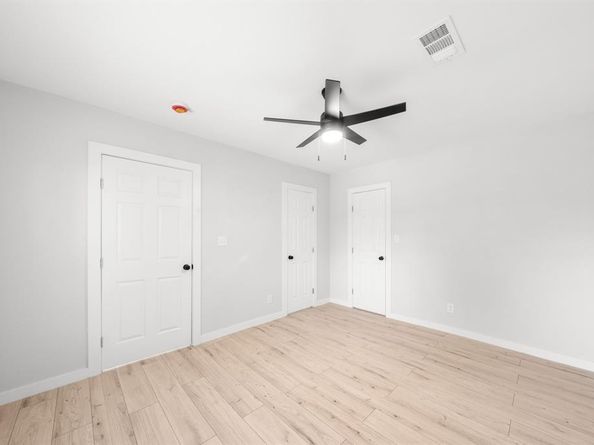 3313  Thibet Street , Dallas Texas 75211
