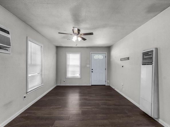 4021  Neches Street , Fort Worth Texas 76106