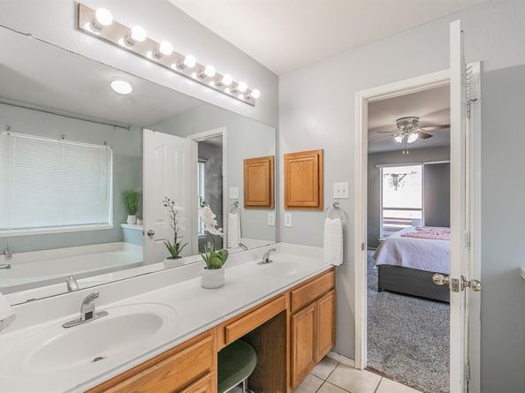 7205  Jurassic Drive , Arlington Texas 76002