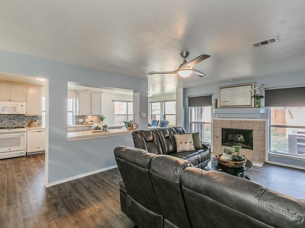 7205  Jurassic Drive , Arlington Texas 76002