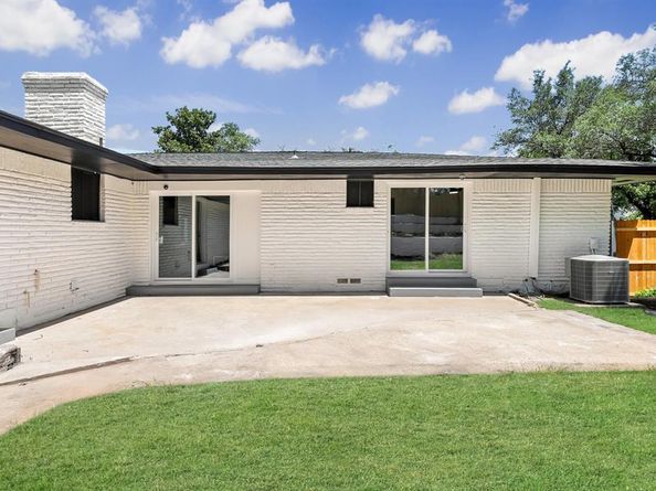 944  Timber Dell Lane , Dallas Texas 75232