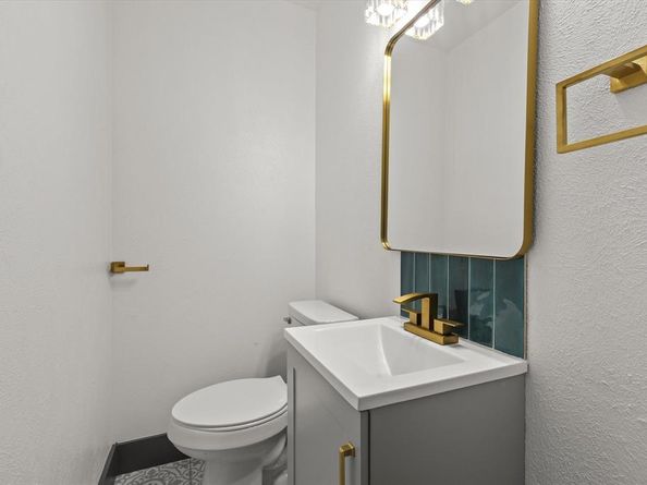 944  Timber Dell Lane , Dallas Texas 75232