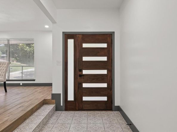 944  Timber Dell Lane , Dallas Texas 75232