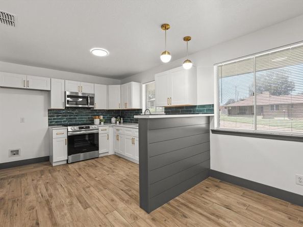 944  Timber Dell Lane , Dallas Texas 75232