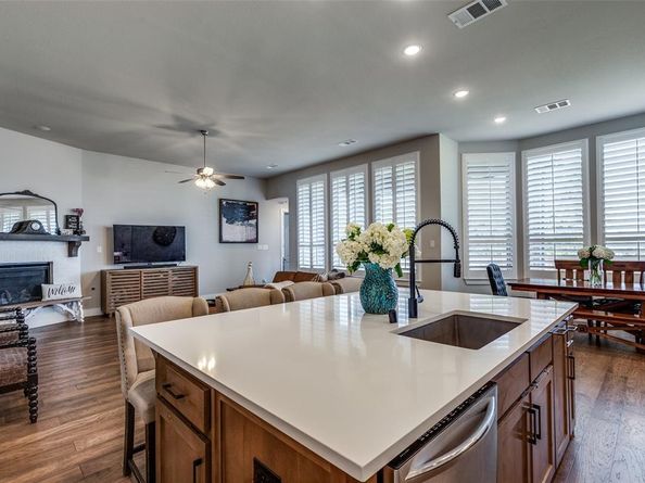 9511  Knotty Pine Place , Oak Point Texas 75068