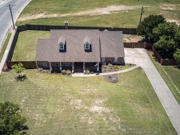 708  Canyon Creek Trail , Fort Worth Texas 76112