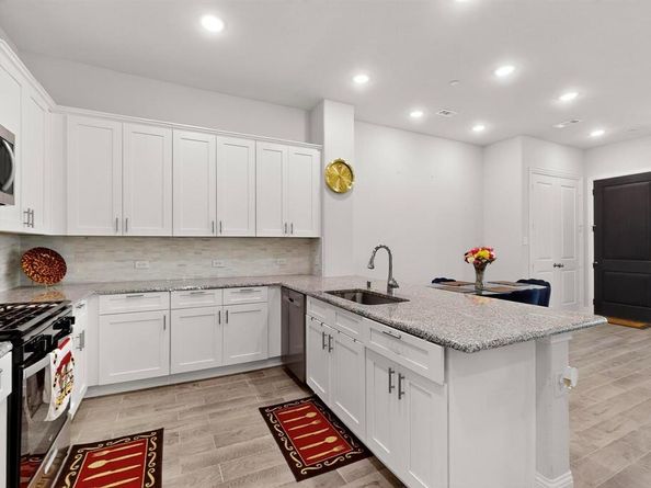 1521  Wittington Place , Farmers Branch Texas 75234