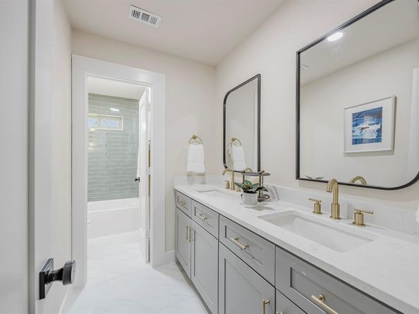 9332  Loma Vista Drive , Dallas Texas 75243