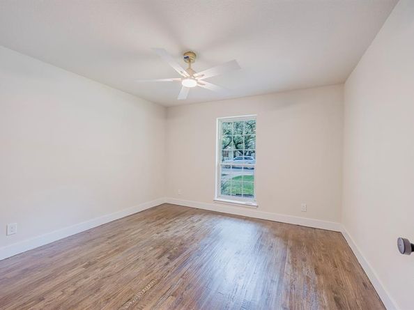9332  Loma Vista Drive , Dallas Texas 75243