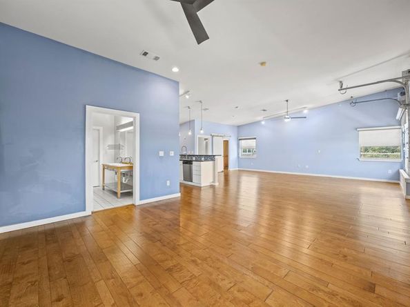 1111 S Akard Street  414, Dallas Texas 75215