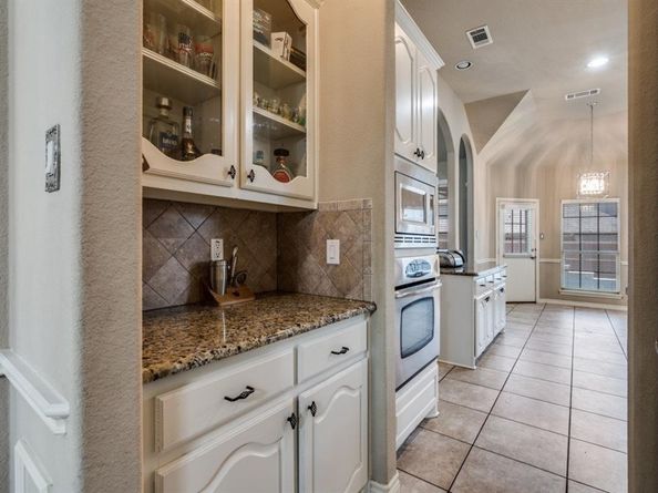 2743  Columbus  , Grand Prairie Texas 75054