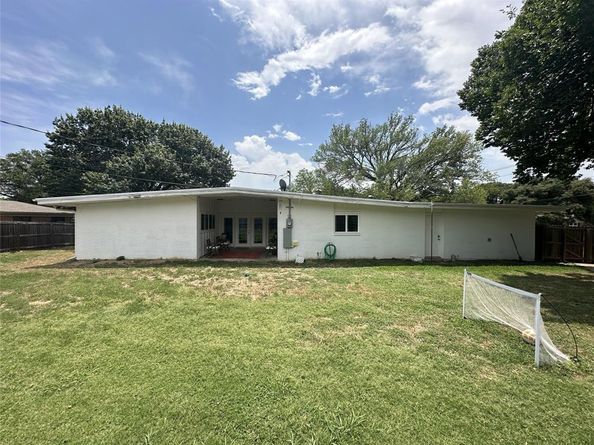 5736  Wedgmont Circle N  , Fort Worth Texas 76133