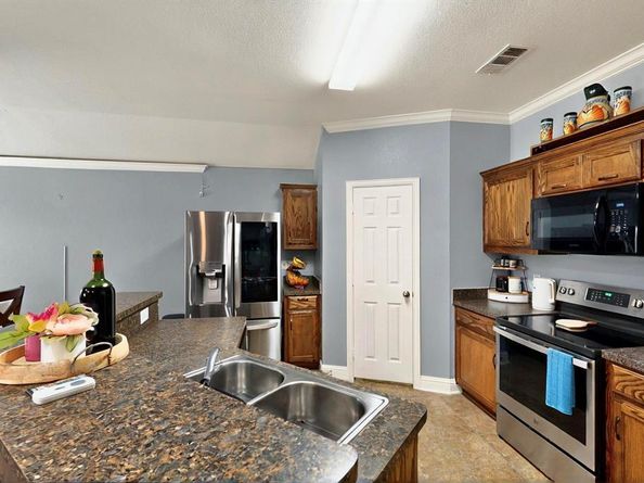 2715  Myopia Court , Dallas Texas 75253