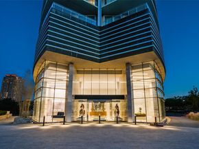 3130 N Harwood Street  903, Dallas Texas 75201
