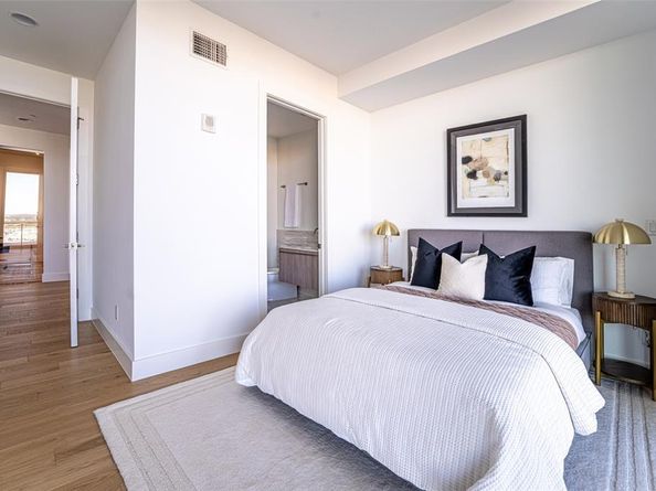 3130 N Harwood Street  903, Dallas Texas 75201