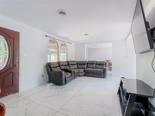 3225  Schieffer Avenue , Fort Worth Texas 76110