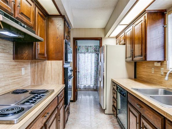 321  Kingsbridge Drive , Garland Texas 75040