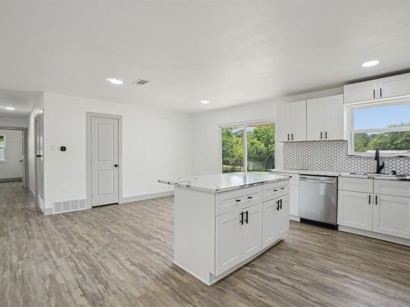 112  Gordon Drive , Azle Texas 76020