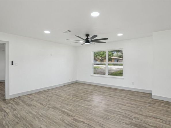 112  Gordon Drive , Azle Texas 76020