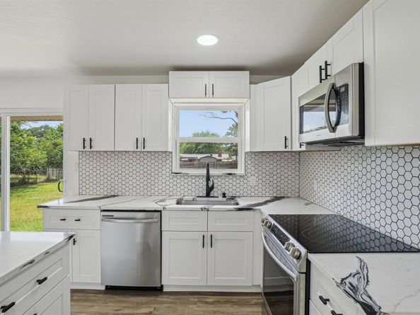 112  Gordon Drive , Azle Texas 76020