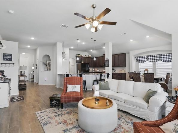 725  Sandy Chip Trail , Fort Worth Texas 76108
