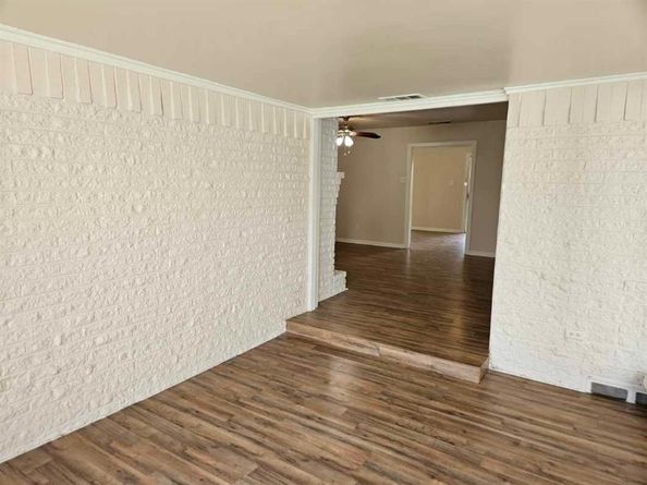 9610  Jennie Lee Lane , Dallas Texas 75227