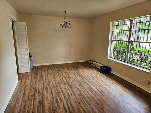 9610  Jennie Lee Lane , Dallas Texas 75227