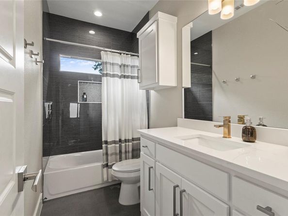 2027  Shaw Street , Dallas Texas 75212