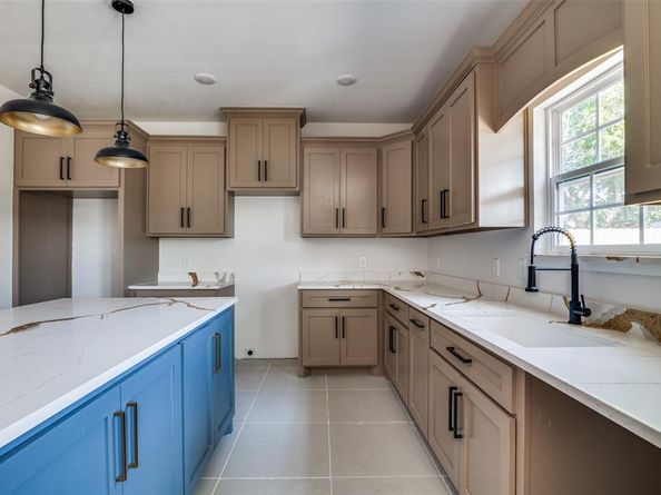 3322  Collins Boulevard , Garland Texas 75044