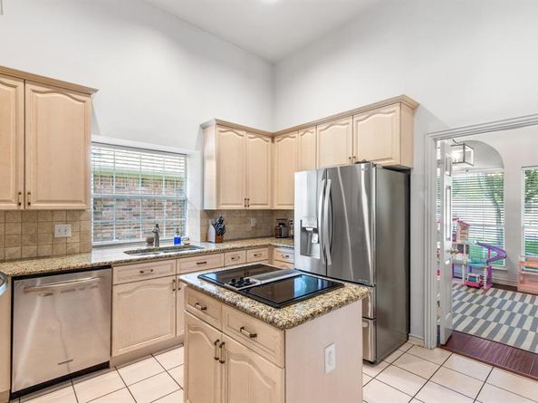 1708  Greenway Drive , Plano Texas 75075
