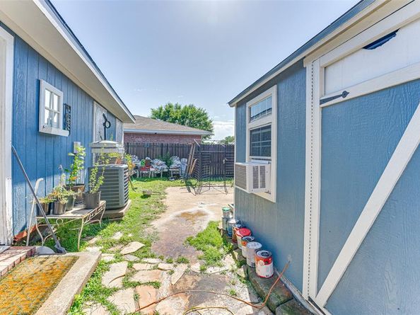 10320  Blackjack Oaks Drive , Dallas Texas 75227