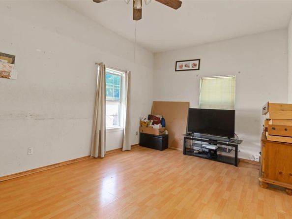 5344  Larimore Lane , Dallas Texas 75236