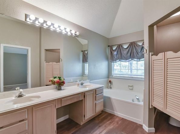 5008  Redwater Drive , Arlington Texas 76018