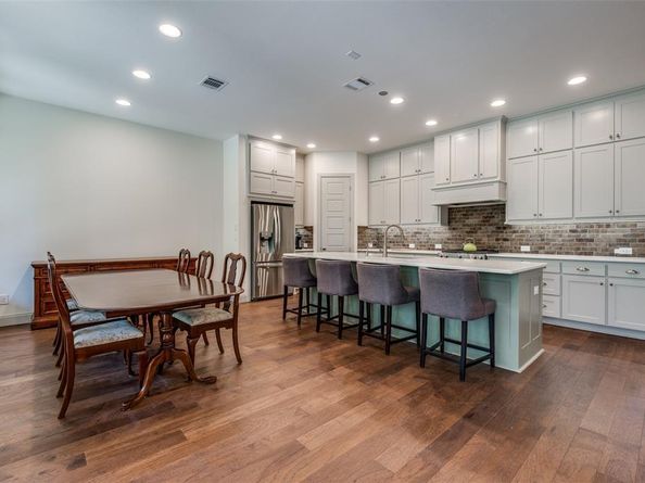 7044  Silverberry Street , Dallas Texas 75231