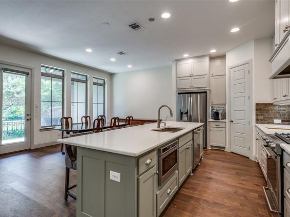 7044  Silverberry Street , Dallas Texas 75231