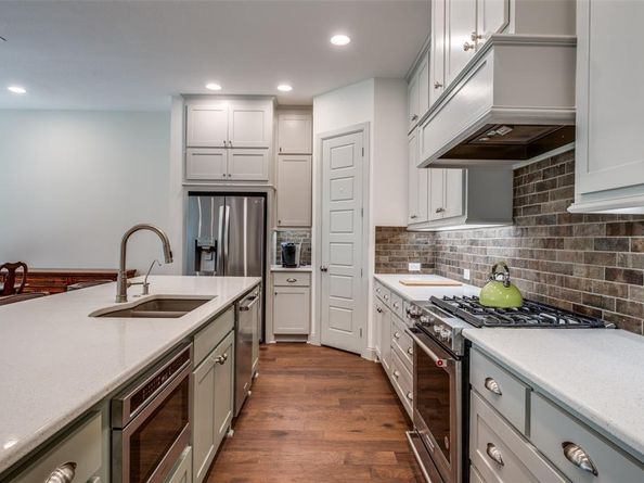 7044  Silverberry Street , Dallas Texas 75231